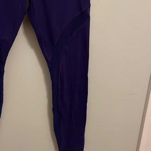 Athleta Salutation Mesh 7/8 Tight Legging - Picture 4 of 5